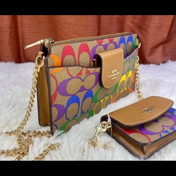 Coach Poppy - Picture 2 of 4